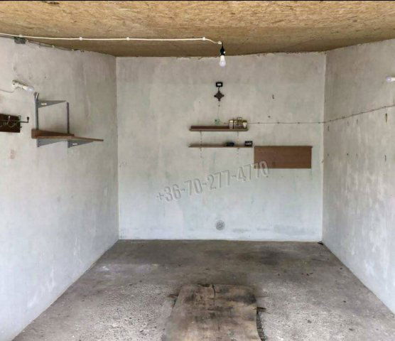 Eladó garázs, Oroszlányban 4.2 M Ft / költözzbe.hu