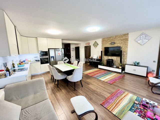 Eladó téglalakás, Nyíregyházán 110 M Ft, 4 szobás