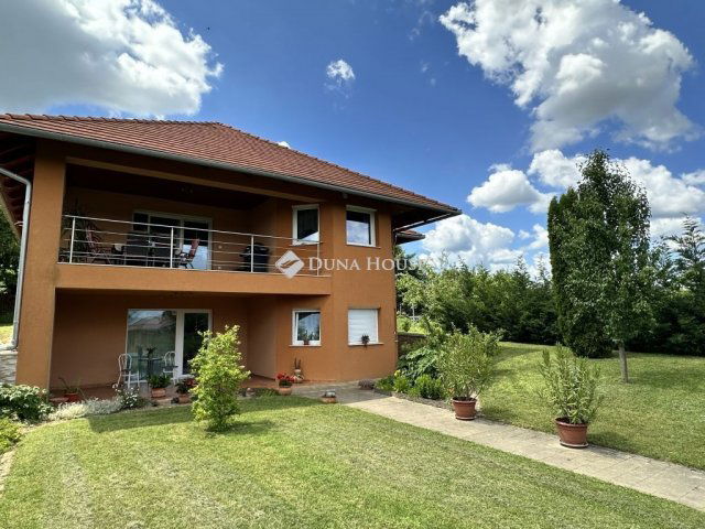 Eladó családi ház, Kozármislenyen 183.9 M Ft, 6 szobás