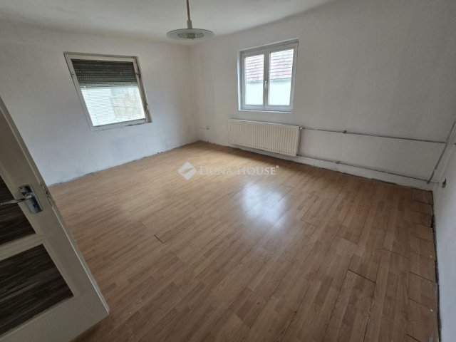Eladó családi ház, Simontornyán 19.9 M Ft, 2 szobás