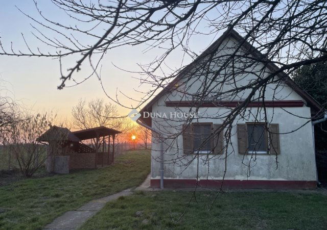 Eladó családi ház, Szarvaskendén 29.9 M Ft, 2 szobás