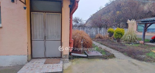 Eladó ikerház, Dunaföldváron 29.9 M Ft, 3 szobás