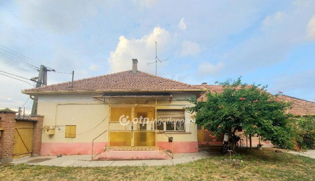 Eladó családi ház, Nagykőrösön 29.9 M Ft, 3 szobás