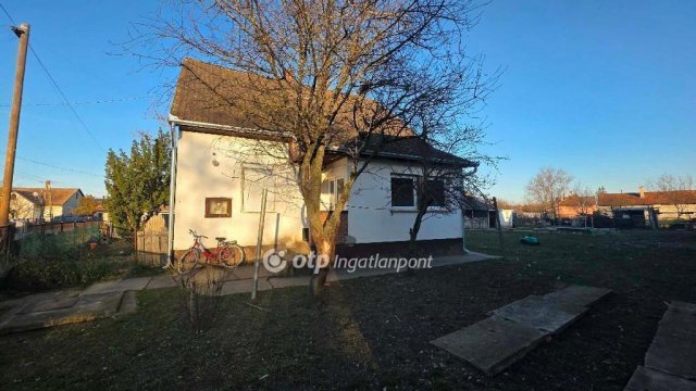 Eladó családi ház, Kabán 31.5 M Ft, 2 szobás