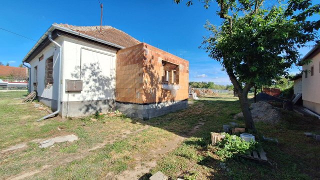 Eladó családi ház, Marcaliban 29.9 M Ft, 4 szobás