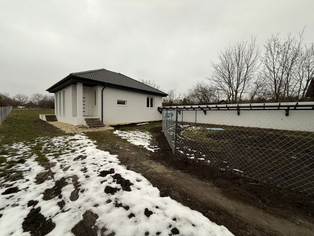 Eladó családi ház, Mányon 85 M Ft, 3 szobás