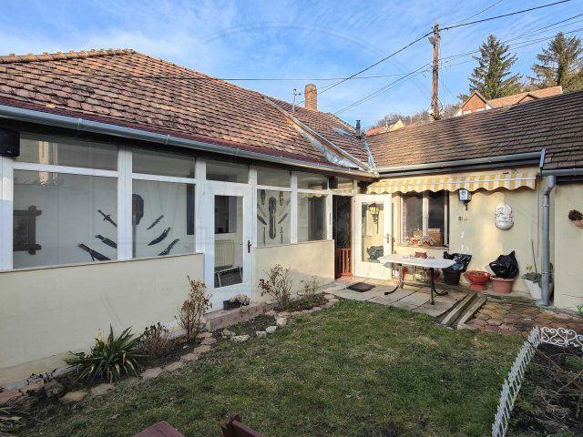 Eladó családi ház, Pécsett, Vince utcában 59.9 M Ft, 3+1 szobás