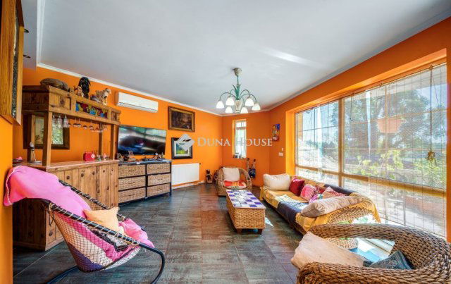 Eladó téglalakás, Budapesten, III. kerületben 149 M Ft, 3 szobás