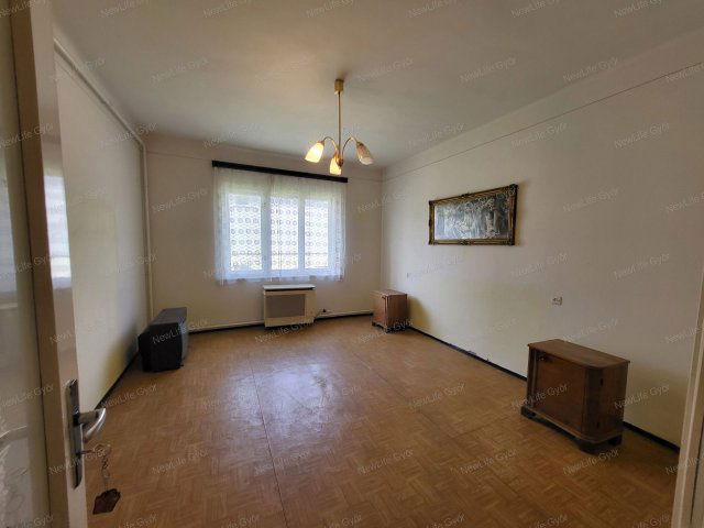 Eladó családi ház, Győrött 55 M Ft, 3 szobás