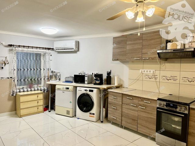 Eladó családi ház, Kecskeméten 27 M Ft, 2 szobás