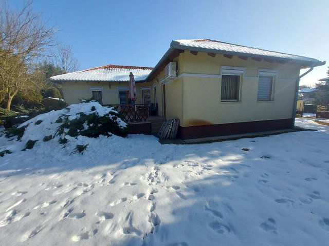 Eladó családi ház, Sződligeten 179.9 M Ft, 4+1 szobás