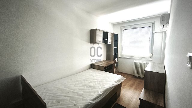 Kiadó panellakás, albérlet, Debrecenben 250 E Ft / hó, 3 szobás