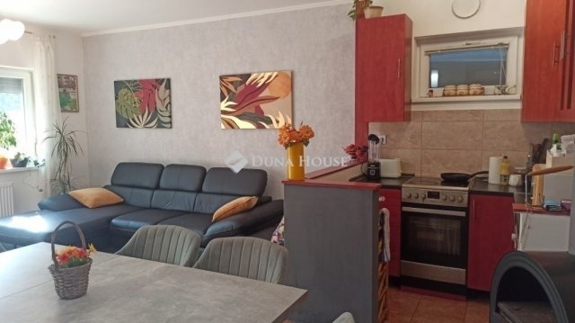Eladó ikerház, Szigetszentmiklóson 79.9 M Ft, 3 szobás