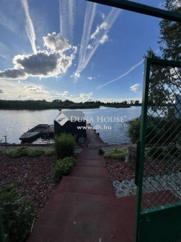 Eladó családi ház, Majosházán 265 M Ft, 4 szobás