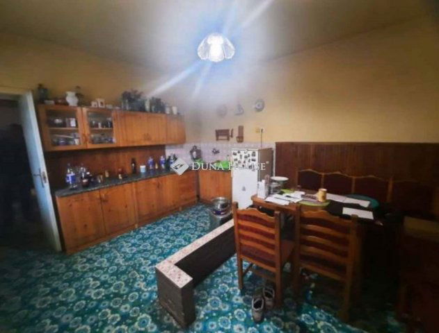 Eladó családi ház, Dánszentmiklóson 36 M Ft, 3 szobás