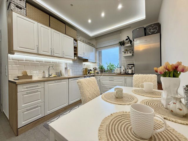 Eladó téglalakás, Szegeden, Torontál téren 61.9 M Ft, 2 szobás