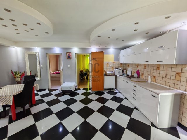 Eladó családi ház, Esztergomban 84.9 M Ft, 4 szobás