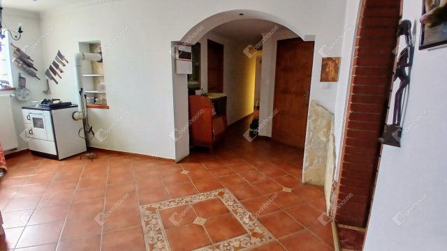 Eladó családi ház, Nován 29.5 M Ft, 2 szobás