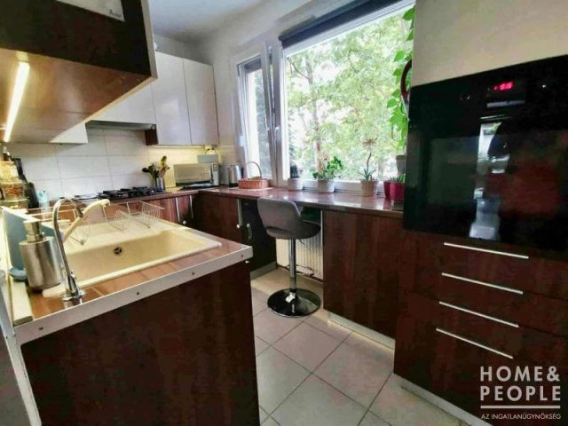 Eladó téglalakás, Szegeden 75.49 M Ft, 2+2 szobás