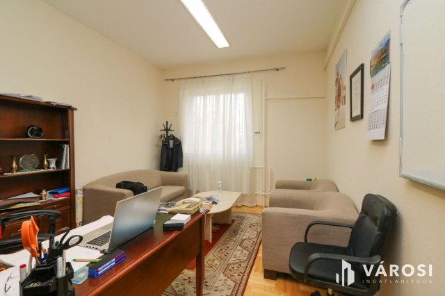 Eladó ipari ingatlan, Berettyóújfaluban 590 M Ft