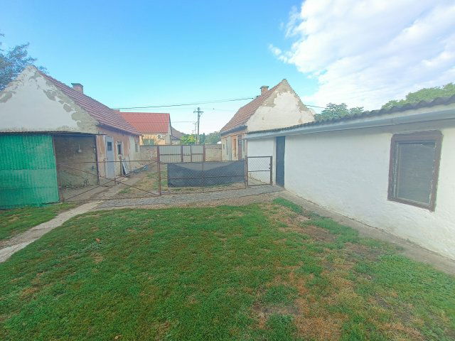 Eladó családi ház, Székesfehérvárott 50 M Ft, 3 szobás