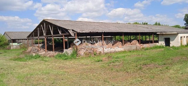 Eladó ipari ingatlan, Bábolnán 279 M Ft / költözzbe.hu