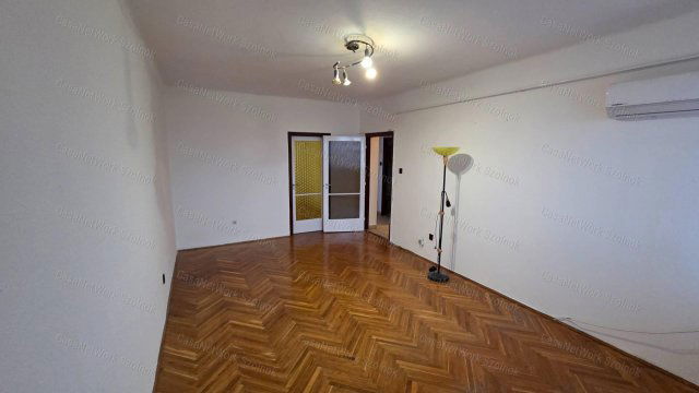 Kiadó téglalakás, albérlet, Szolnokon 110 E Ft / hó, 2 szobás