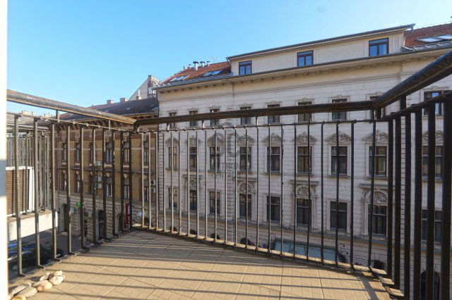 Eladó téglalakás, Budapesten, VIII. kerületben 79 M Ft, 3 szobás