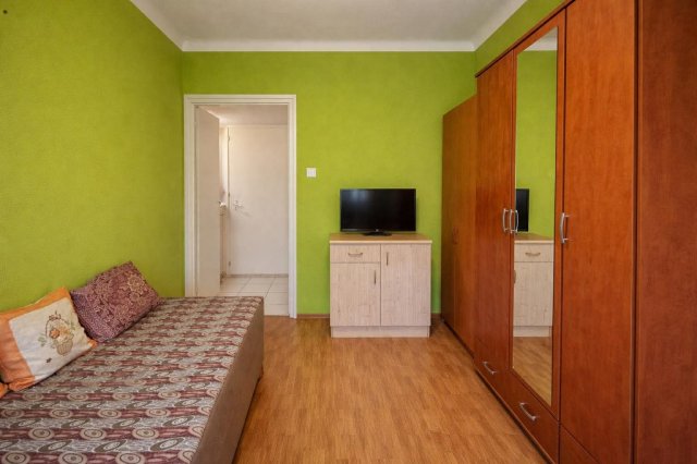 Eladó téglalakás, Komlón, Alkotmány utcában 24.5 M Ft