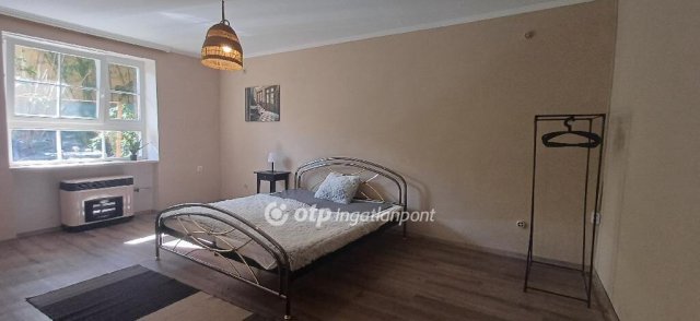Eladó családi ház, Szentendrén 79.9 M Ft, 2+1 szobás