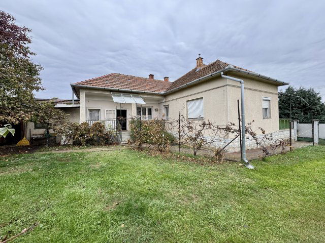 Eladó családi ház, Kartalon 44.9 M Ft, 3 szobás