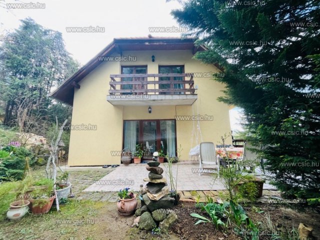 Eladó családi ház, Tahitótfalun 126.5 M Ft, 6 szobás