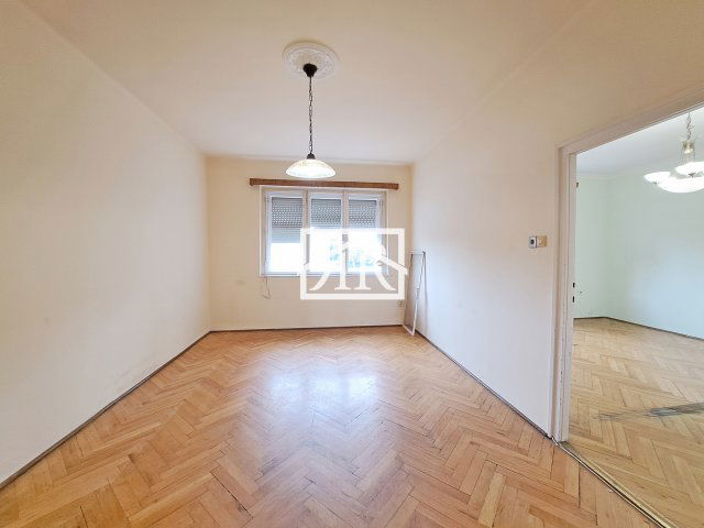 Kiadó téglalakás, albérlet, Szegeden 150 E Ft / hó, 3 szobás