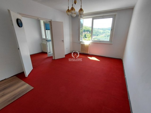 Eladó panellakás, Ózdon, Vasvár úton 12.5 M Ft, 1+2 szobás