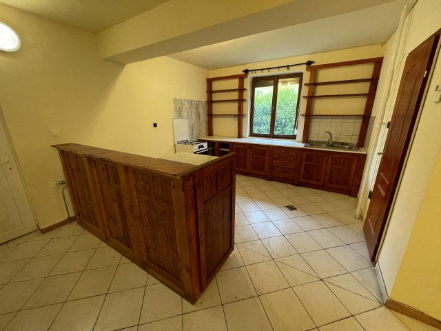 Kiadó családi ház, albérlet, Székesfehérvárott 220 E Ft / hó