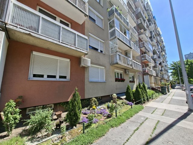 Eladó panellakás, Budapesten, XV. kerületben 63 M Ft, 2 szobás