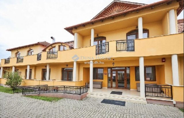 Eladó hotel, Hajdúszoboszlón 626.2 M Ft, 2 szobás