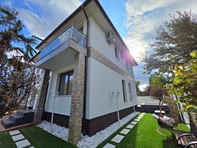 Eladó családi ház, Budapesten, XVIII. kerületben, Barcika téren