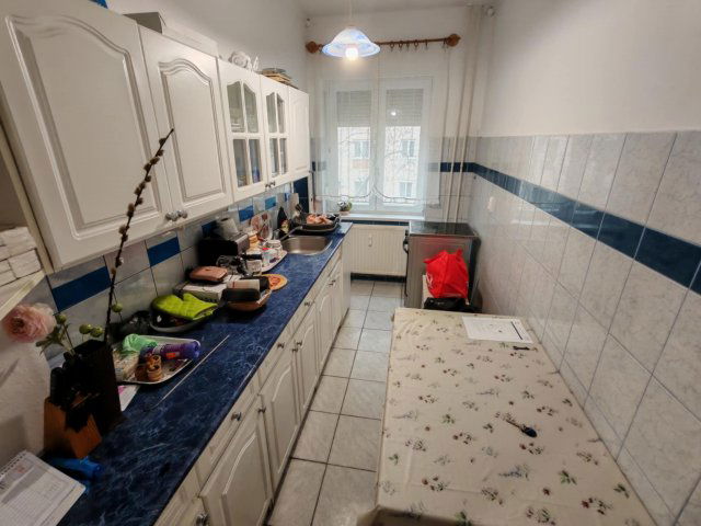 Eladó téglalakás, Oroszlányban 28 M Ft, 1 szobás