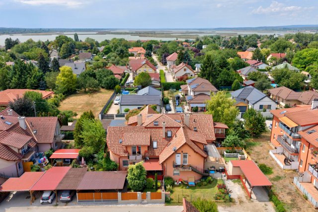 Eladó téglalakás, Kápolnásnyéken, Vasvári utcában 111.9 M Ft
