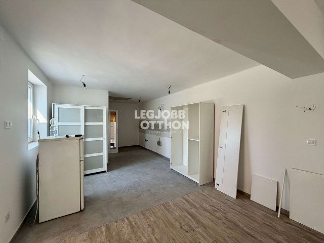 Eladó családi ház, Törtelen 39.9 M Ft, 3+1 szobás