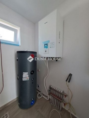 Eladó családi ház, Pécsett 115.99 M Ft, 3 szobás
