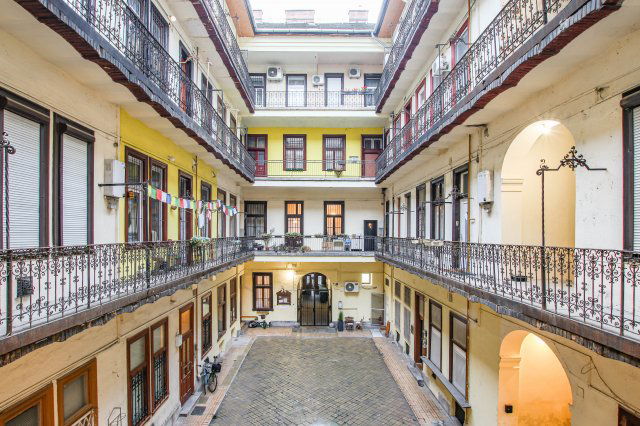 Eladó téglalakás, VII. kerületben, Rottenbiller utcában