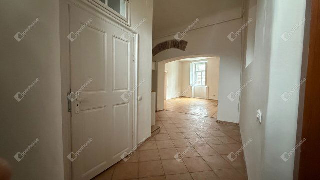 Eladó téglalakás, Sopronban 49 M Ft, 2 szobás