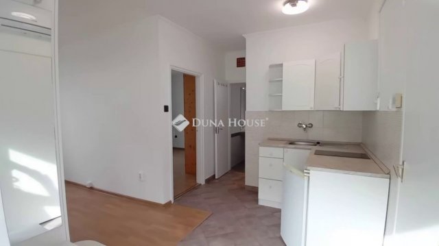 Kiadó családi ház, albérlet, Siófokon 250 E Ft / hó, 2 szobás
