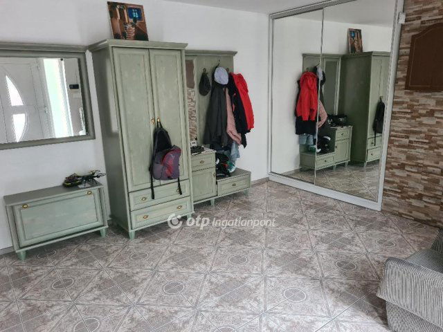 Eladó családi ház, Diósdon 350 M Ft, 6 szobás