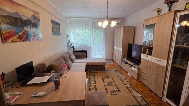 Eladó téglalakás, Szolnokon 31 M Ft, 2 szobás