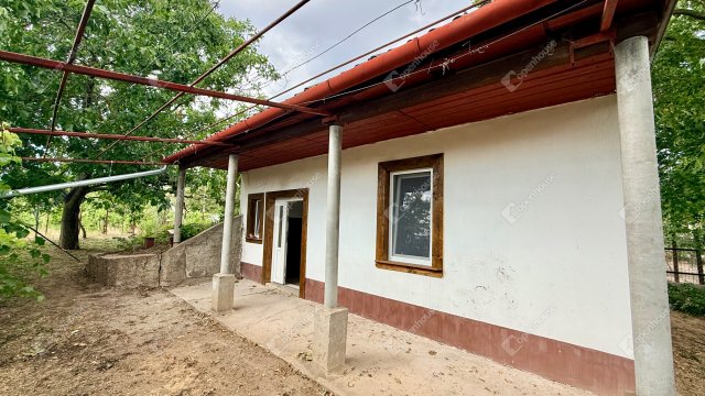 Eladó nyaraló, Monoron 24.9 M Ft, 2 szobás / költözzbe.hu