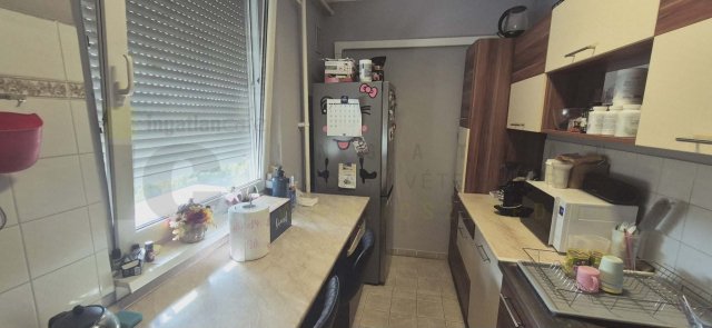 Eladó panellakás, Szegeden, Juharfás utcában 52 M Ft, 2+1 szobás