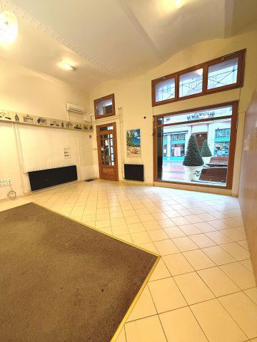 Kiadó üzlethelyiség, Szegeden, Kárász utcában 400 E Ft / hó